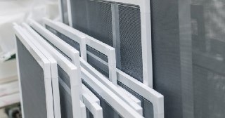 Москитные сетки на пластиковые окна Миасс купить по цене от 941 руб.